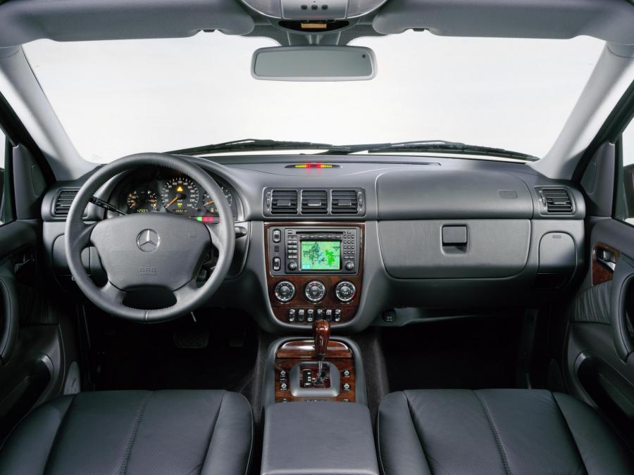 Торпедо Mercedes-Benz ML500 2001 года  (фото 6 из 17)
